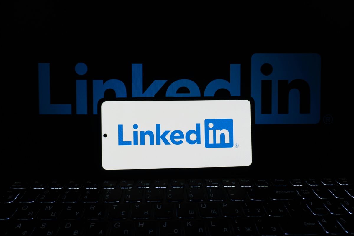 LinkedIn platform analytics showing declining organic reach metrics and engagement rates
